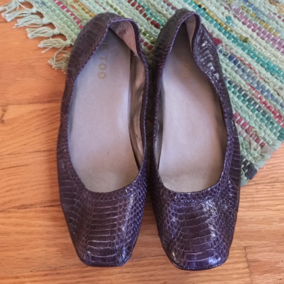 Purple faux alligator skin Nordstrom Me Too flats