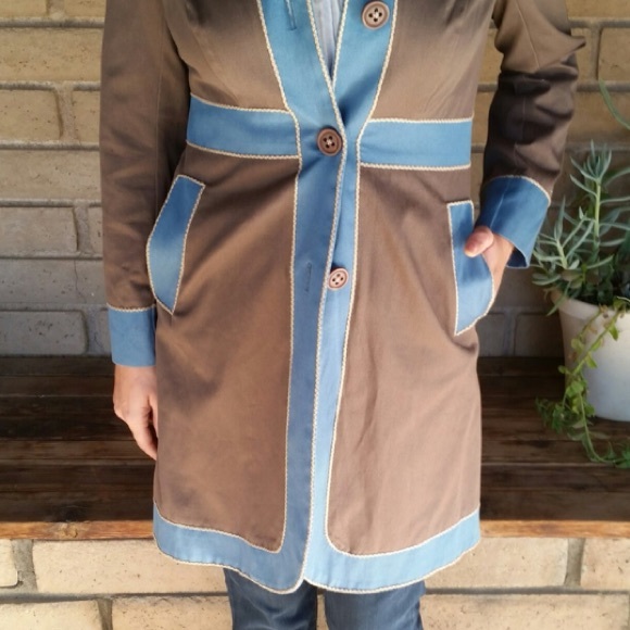 Detailed Designer Coat - Picture 4 of 4