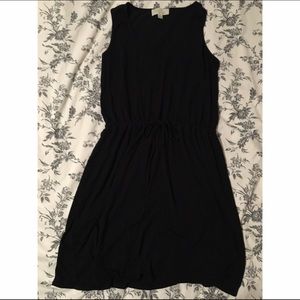 Black dress with adjustable waist