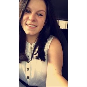 Meet your Posher, Danielle