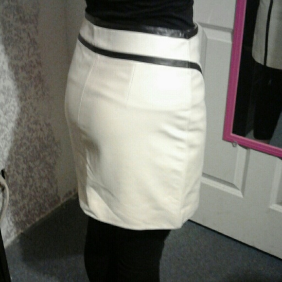 GENUINE LEATHER MARGARET GODFREY SKIRT - Picture 2 of 4