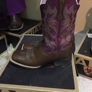 Women's Ariat Tombstone boots size 8.5