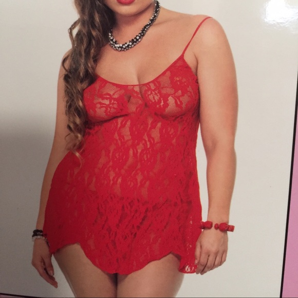 π(Plus)RED lace Chemise - Picture 2 of 3