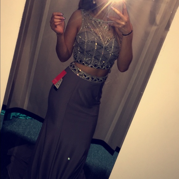 Prom dress - Picture 3 of 3