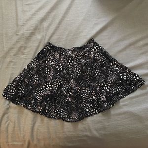 Dotted print black & white skirt