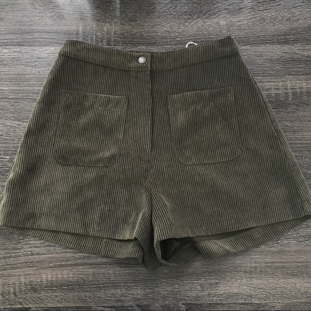 TAUPE SHORTS - Picture 6 of 6