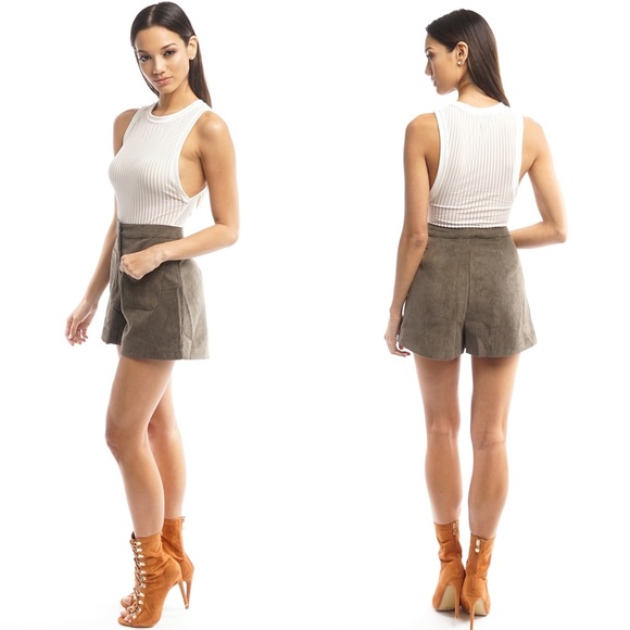 TAUPE SHORTS - Picture 2 of 6