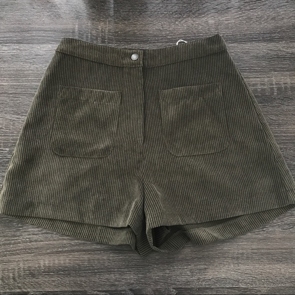 TAUPE SHORTS - Picture 6 of 6