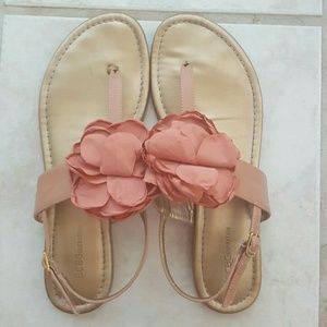 🚫SOLD🚫🌸BCBG🌸 flower sandles