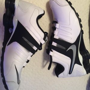 Men's Nike SHOX black & white