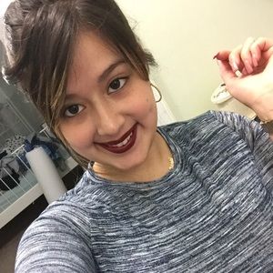 Meet your Posher, Gabriela