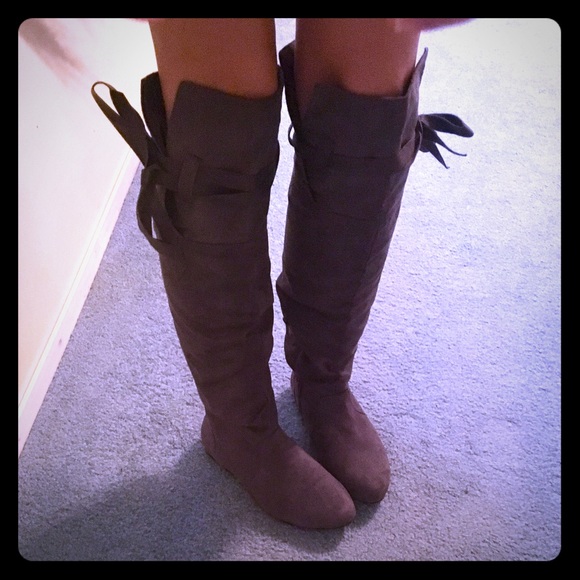 Gray Knee High Boots with bow