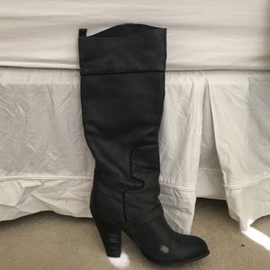 Sam Edelman Naharra boots in Graphite.