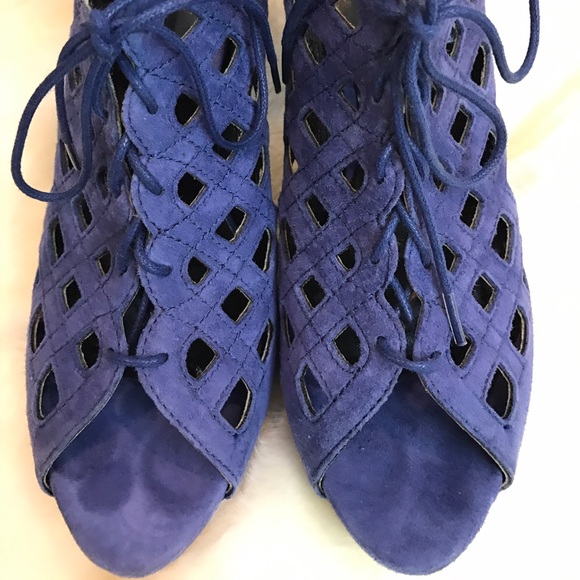 ✨🦃 SALE!! ✨ Zara Woman Blue Faux Suede Tie Pumps - Picture 2 of 4