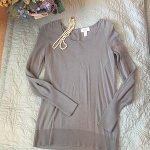 LOFT light weight sweater with button back look