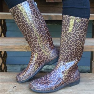 REAERVED NEVILLE_MEGAN