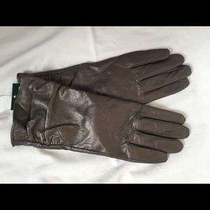Soft leather gloves