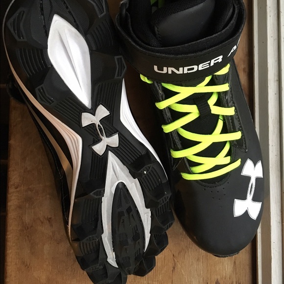 LIKE NEW Under Armour Crusher Cleats - Picture 2 of 4