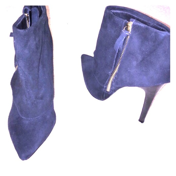 Alice + Olivia suede side zip bootie