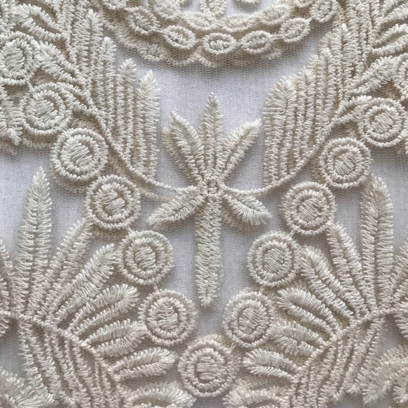Cream Crocheted Tanktop - Picture 3 of 3