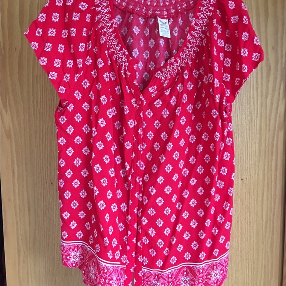 Short sleeved button front blouse