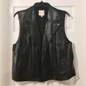 Silence + Noise vegan leather vest - L