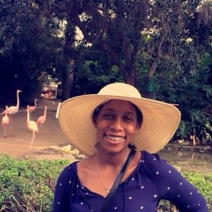 Meet your Posher, Naomi