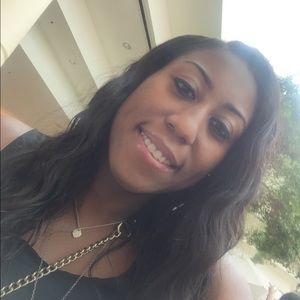 Meet your Posher, Dionne