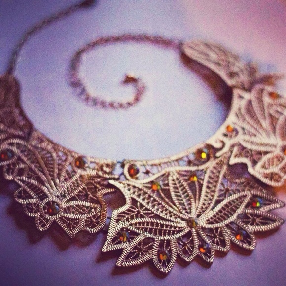 Free People Jewelry - Gold filigree bejeweled necklace