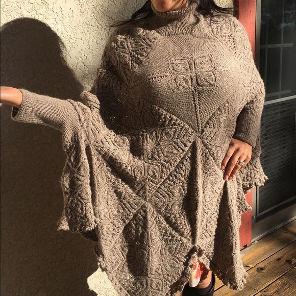 PONCHO - Picture 2 of 4