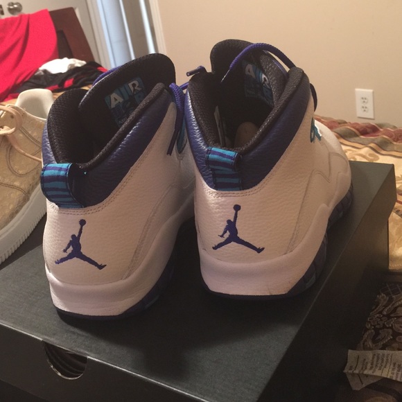 Men's 9.5 Air Jordan Retro 10 - Picture 3 of 4