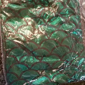Sparkly green mermaid leggings