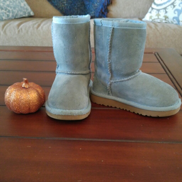 UGG toddler boots - Picture 2 of 4