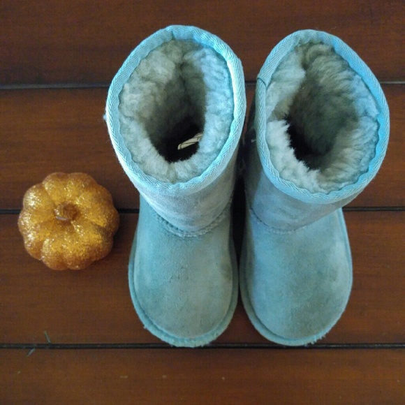 UGG toddler boots - Picture 3 of 4