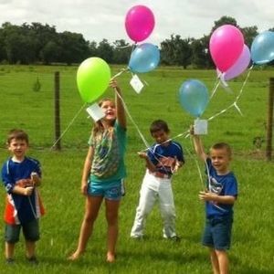 Meet your Posher, Idania