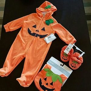 New Koala Kids Pumpkin costume, Bib and booties