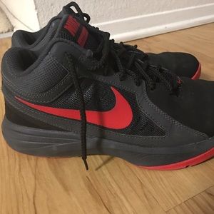 Authentic Nike shoes , size 8 great condition