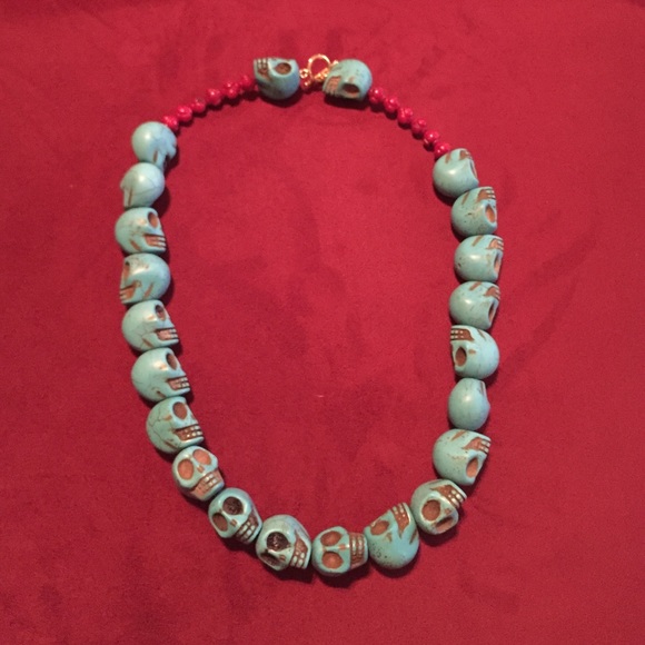 Turquoise skull necklace - Picture 1 of 2