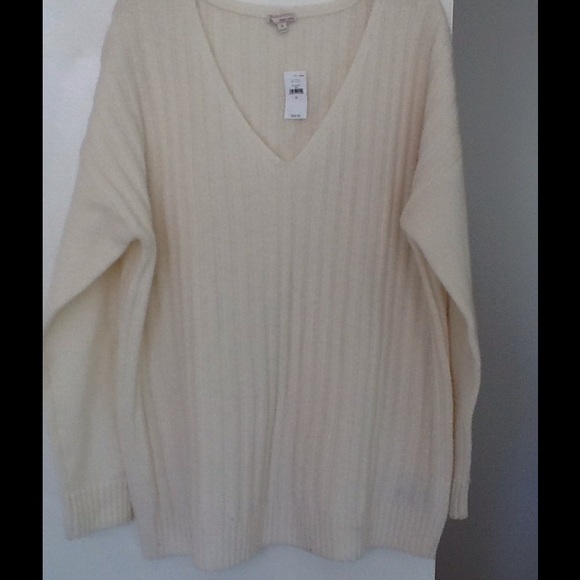 Women's Wool Blend Ribbed V-neck pullover sweater - Picture 2 of 4