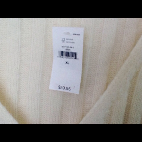 Women's Wool Blend Ribbed V-neck pullover sweater - Picture 3 of 4