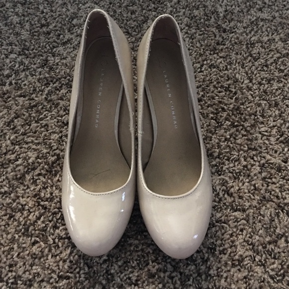 tan heels