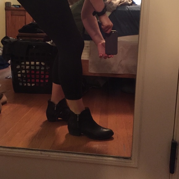 Lucky brand! Size 9 black booties