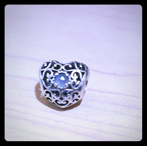 Pandora June Signature Heart