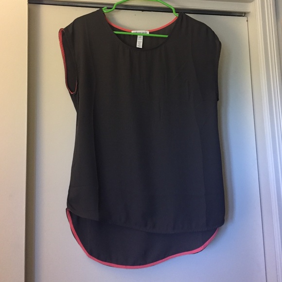 Ambiance Apparel Hi-Lo Grey Top