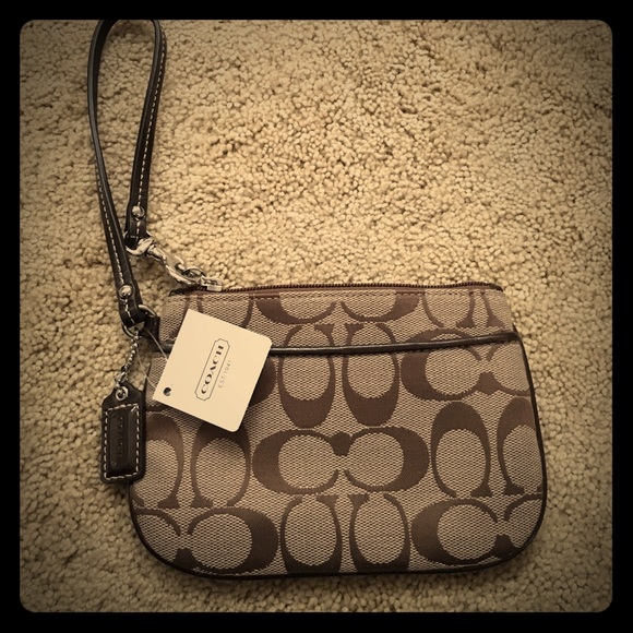 Coach signature C small wristlet