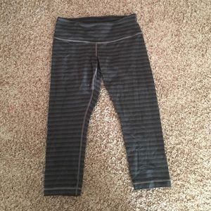 Lululemon crops size 8