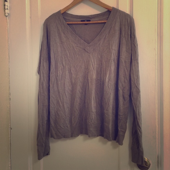 Gap v-neck sweater