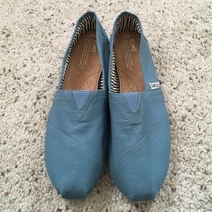 TOMS 9.5 Light Blue Shoes