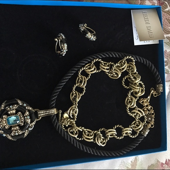 Heidi Daus necklace set