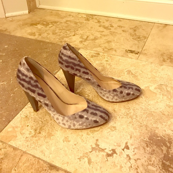 Nine West Snakeskin Roundtoe Pumps